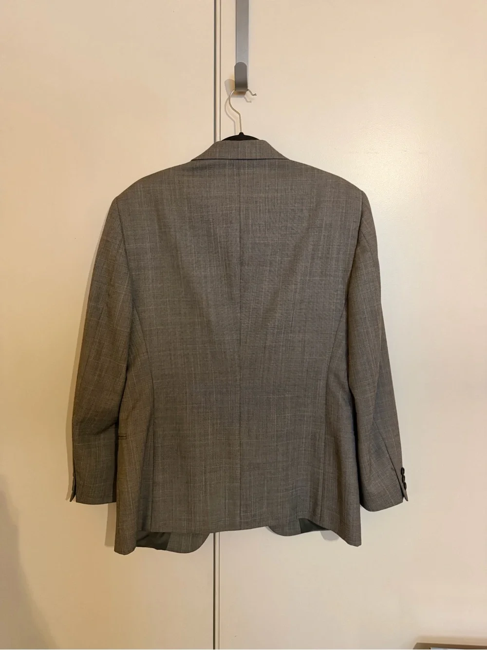 Men's Gray Tailored Sport Coat - Versatile Two-Button Blazer